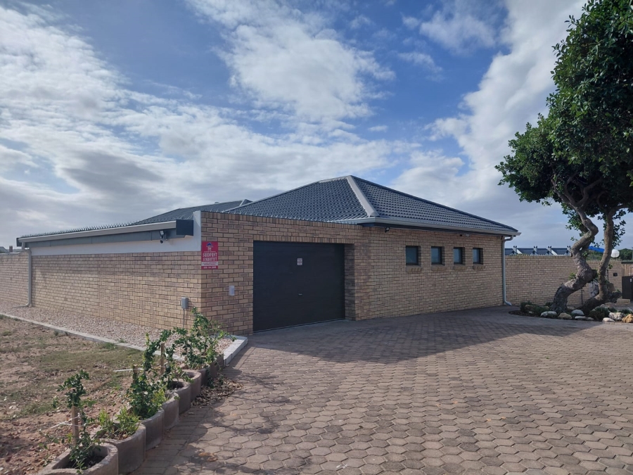 3 Bedroom Property for Sale in Stilbaai Wes Western Cape